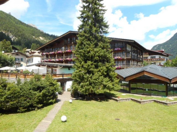 Hotel Pozza di Fassa Montagna